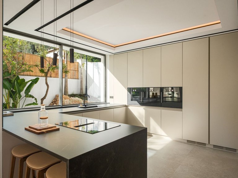 Villa for Sale in Benahavís, Malaga 9