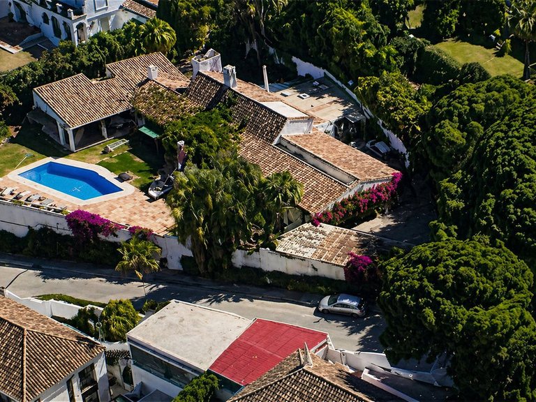 Villa for Sale in Nueva Andalucía, Malaga 2