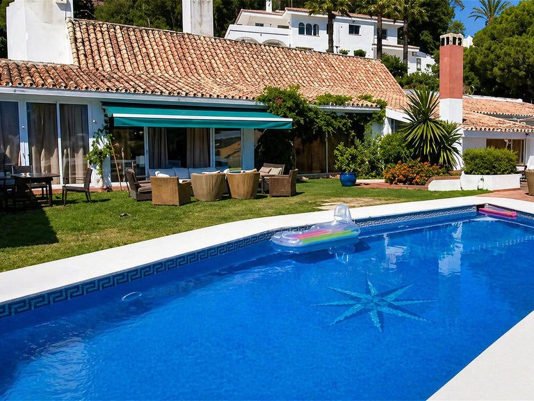 Villa for Sale in Nueva Andalucía, Malaga 7
