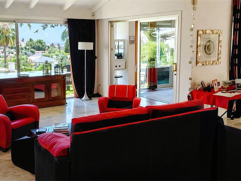 Villa for Sale in Nueva Andalucía, Malaga 8