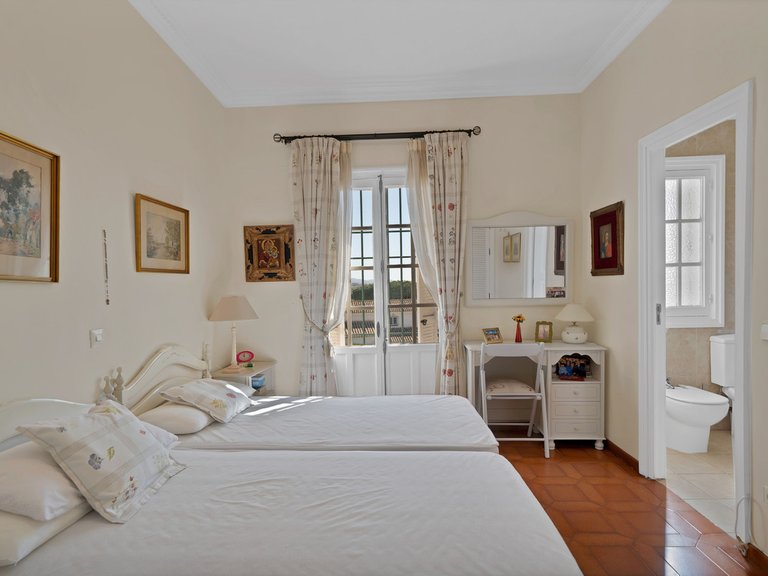 Villa for Sale in Las Brisas, Malaga 25