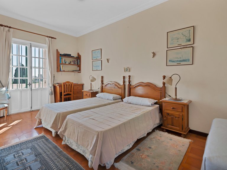 Villa for Sale in Las Brisas, Malaga 28