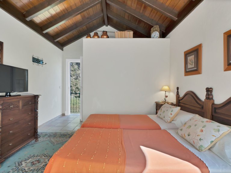 Villa for Sale in Las Brisas, Malaga 32