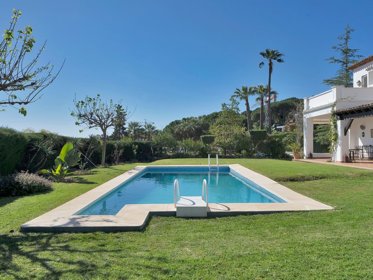Villa for Sale in Las Brisas, Malaga 39