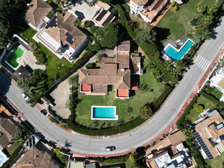 Villa for Sale in Las Brisas, Malaga 42
