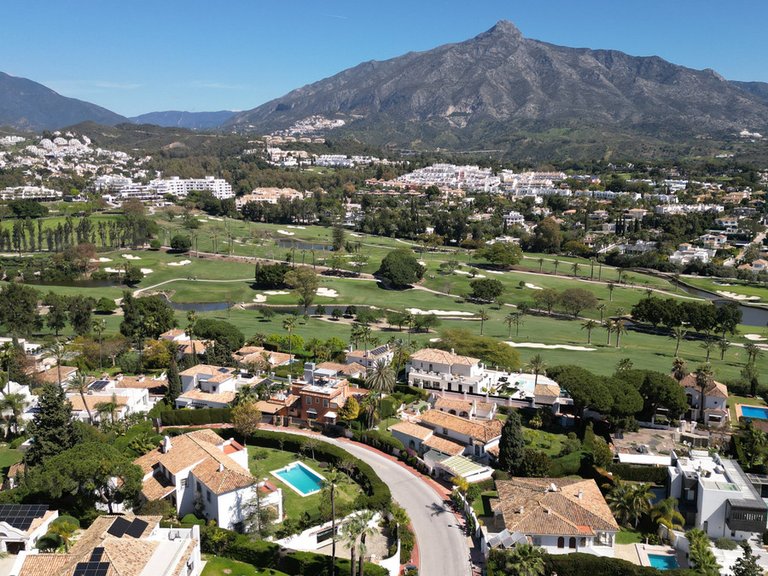 Villa for Sale in Las Brisas, Malaga 43
