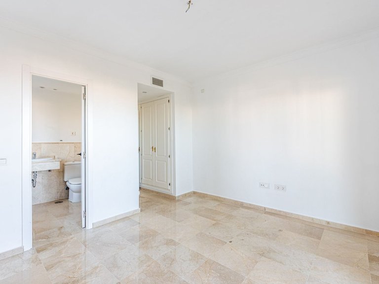 Apartment for Sale in Selwo, Malaga 16