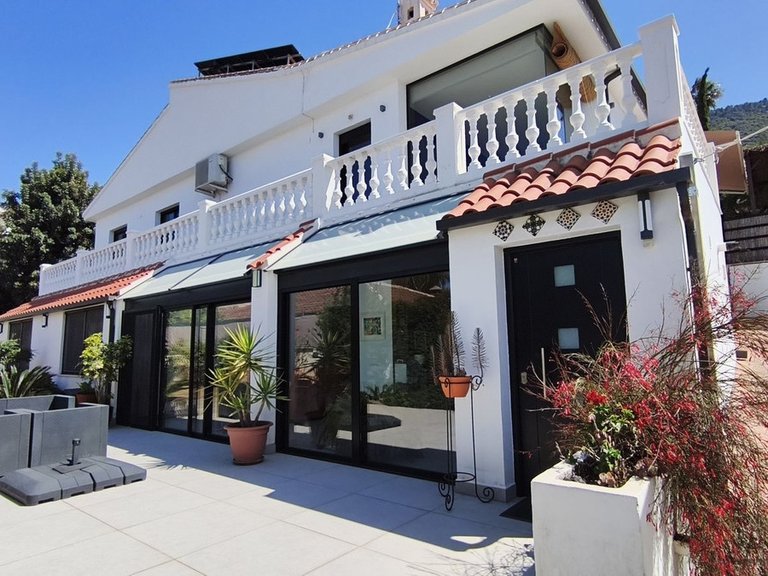 Villa for Sale in Alhaurín De La Torre, Malaga 1