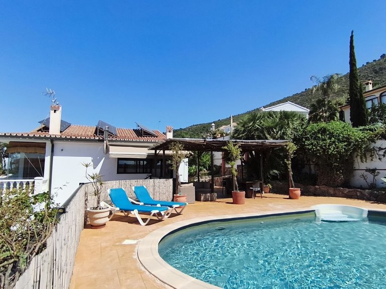Villa for Sale in Alhaurín De La Torre, Malaga 2