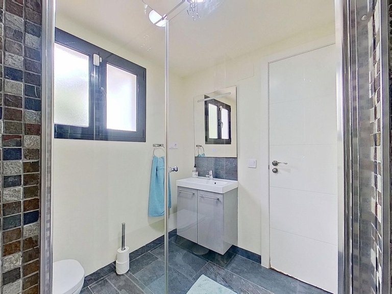 Villa for Sale in Alhaurín De La Torre, Malaga 24