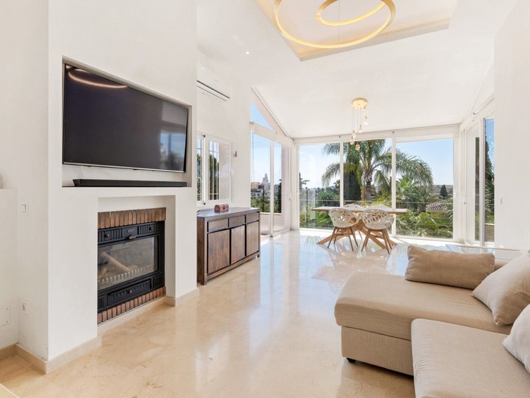 Villa for Sale in Mijas Golf, Malaga 10