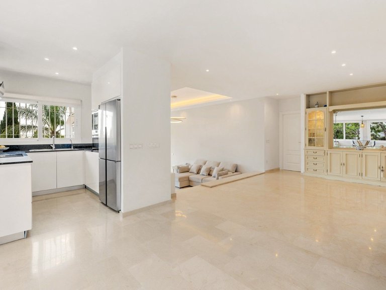 Villa for Sale in Mijas Golf, Malaga 17