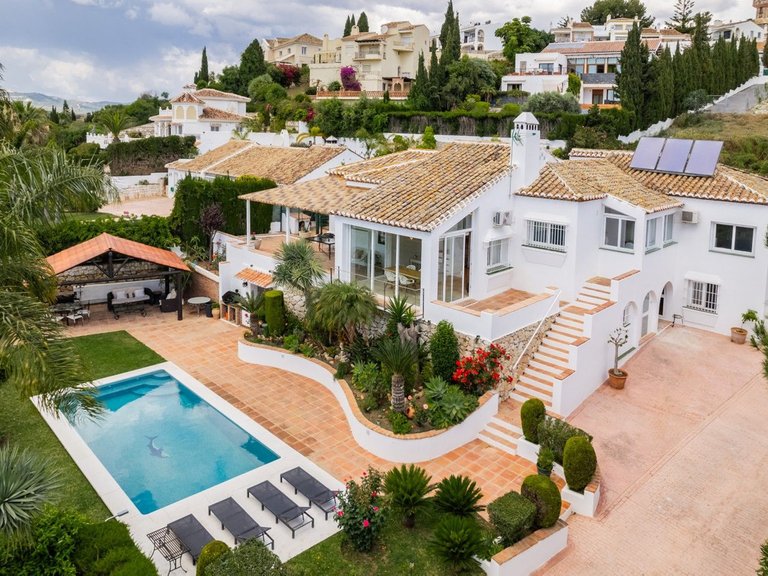 Villa for Sale in Mijas Golf, Malaga 6