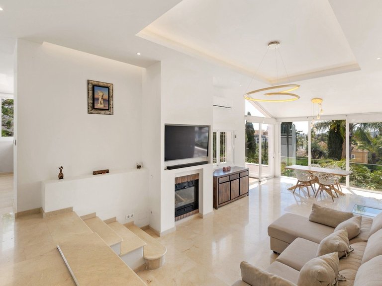 Villa for Sale in Mijas Golf, Malaga 9