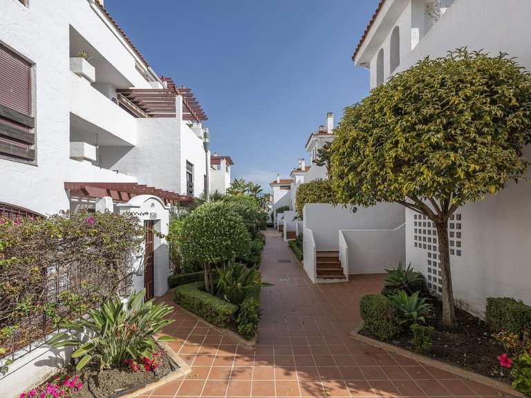 Apartment for Sale in Nueva Andalucía, Malaga 10