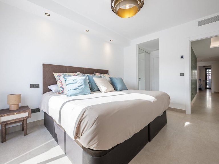 Apartment for Sale in Nueva Andalucía, Malaga 4