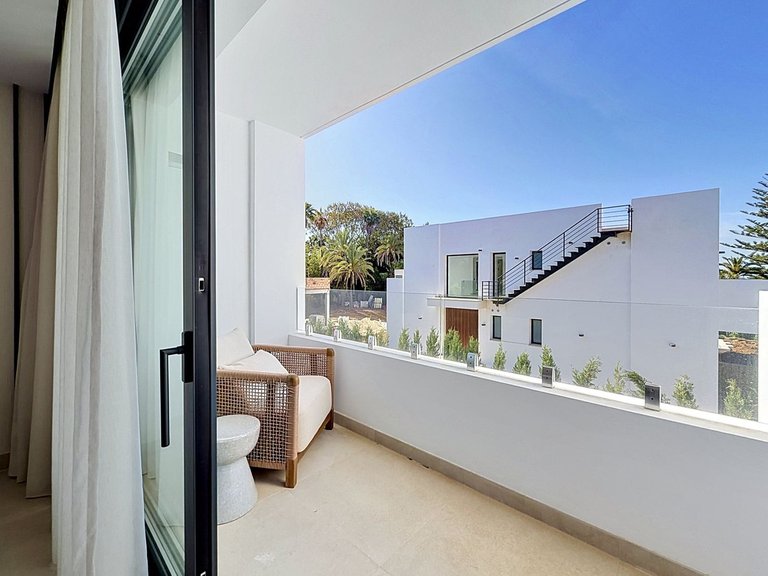 Villa for Sale in Nagüeles, Malaga 104