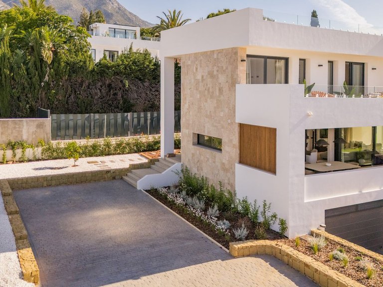 Villa for Sale in Nagüeles, Malaga 115