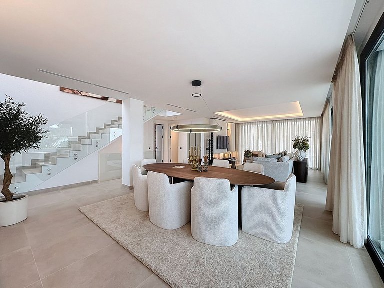 Villa for Sale in Nagüeles, Malaga 16