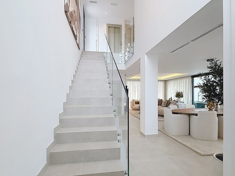 Villa for Sale in Nagüeles, Malaga 24