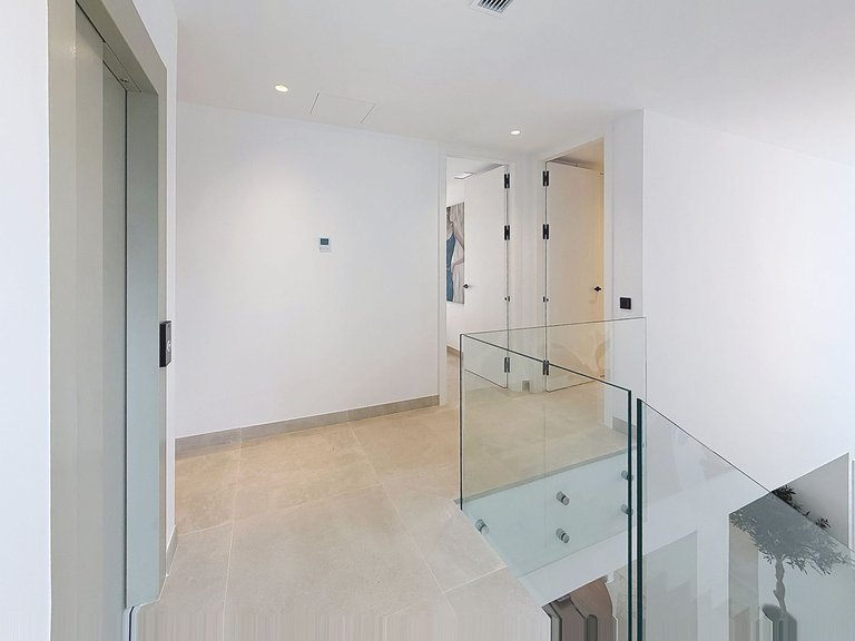 Villa for Sale in Nagüeles, Malaga 26