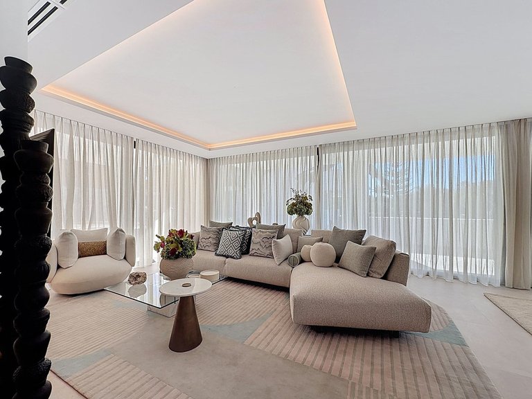 Villa for Sale in Nagüeles, Malaga 3