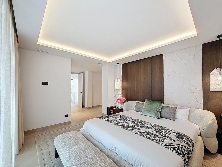Villa for Sale in Nagüeles, Malaga 31