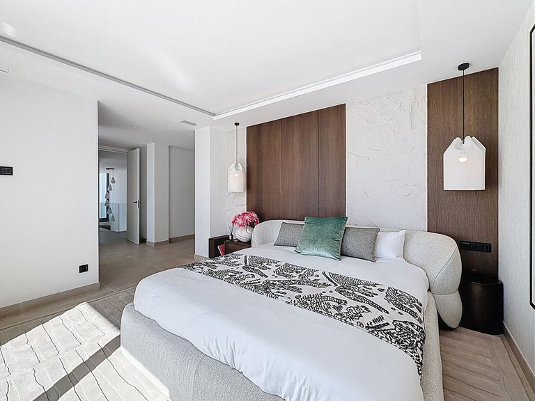 Villa for Sale in Nagüeles, Malaga 33
