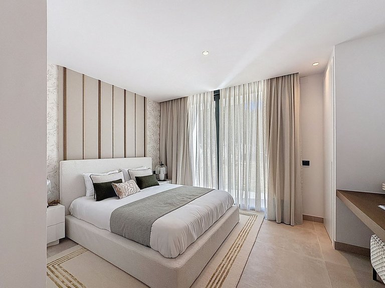 Villa for Sale in Nagüeles, Malaga 38