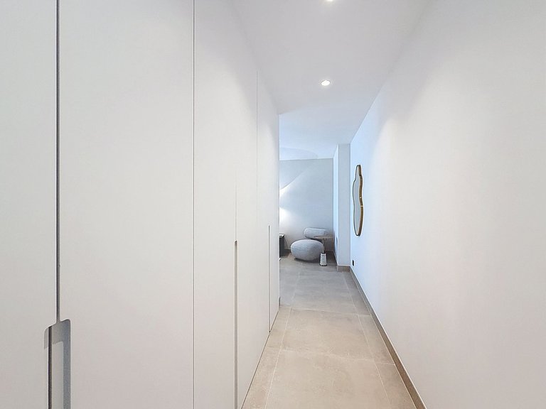Villa for Sale in Nagüeles, Malaga 44