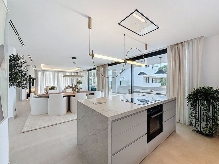 Villa for Sale in Nagüeles, Malaga 7