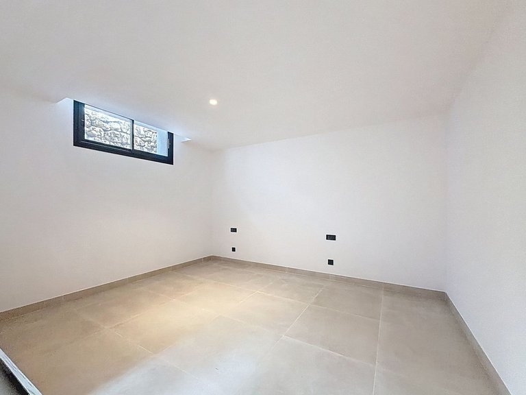 Villa for Sale in Nagüeles, Malaga 70