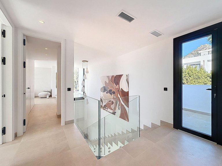 Villa for Sale in Nagüeles, Malaga 73