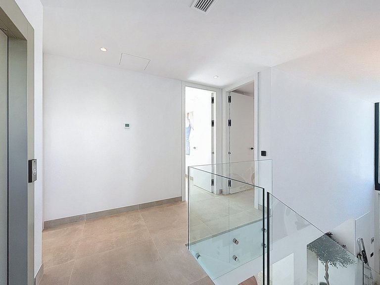Villa for Sale in Nagüeles, Malaga 74