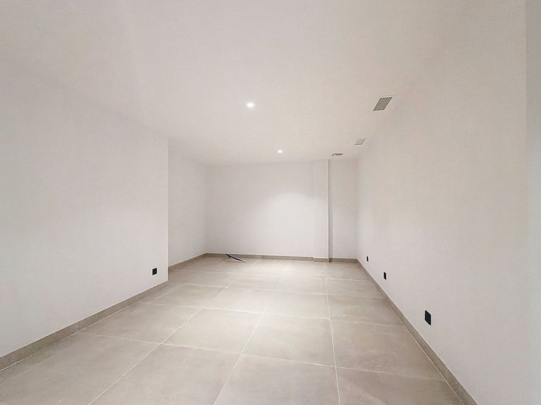 Villa for Sale in Nagüeles, Malaga 77