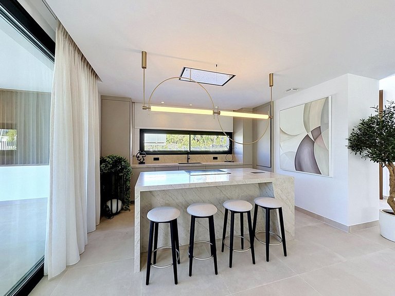 Villa for Sale in Nagüeles, Malaga 89