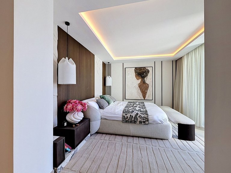 Villa for Sale in Nagüeles, Malaga 95