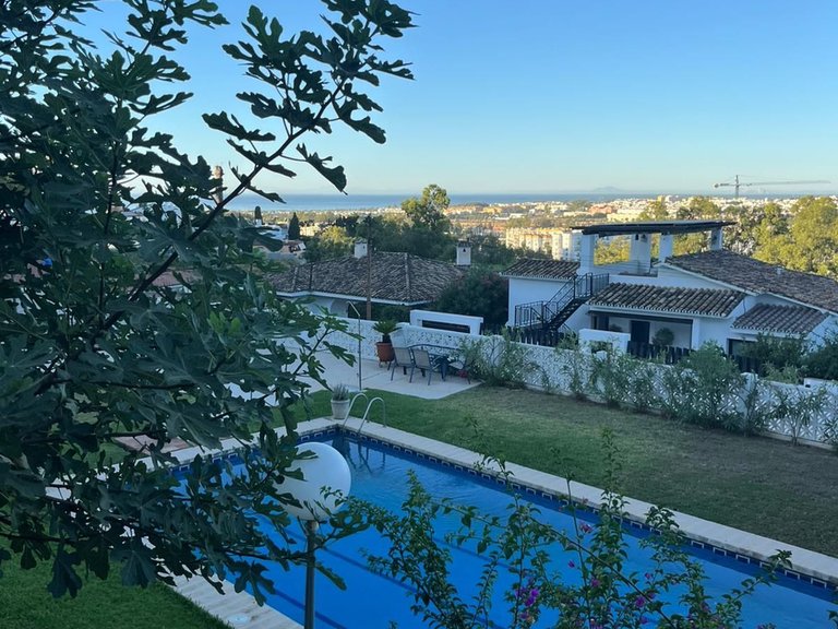 Apartment for Sale in Nueva Andalucía, Malaga 20