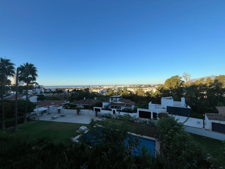 Apartment for Sale in Nueva Andalucía, Malaga 22