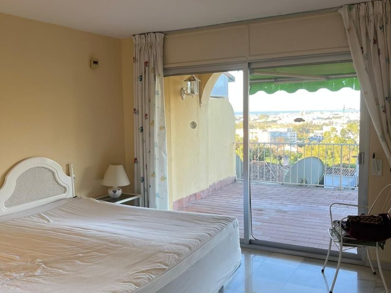 Apartment for Sale in Nueva Andalucía, Malaga 6