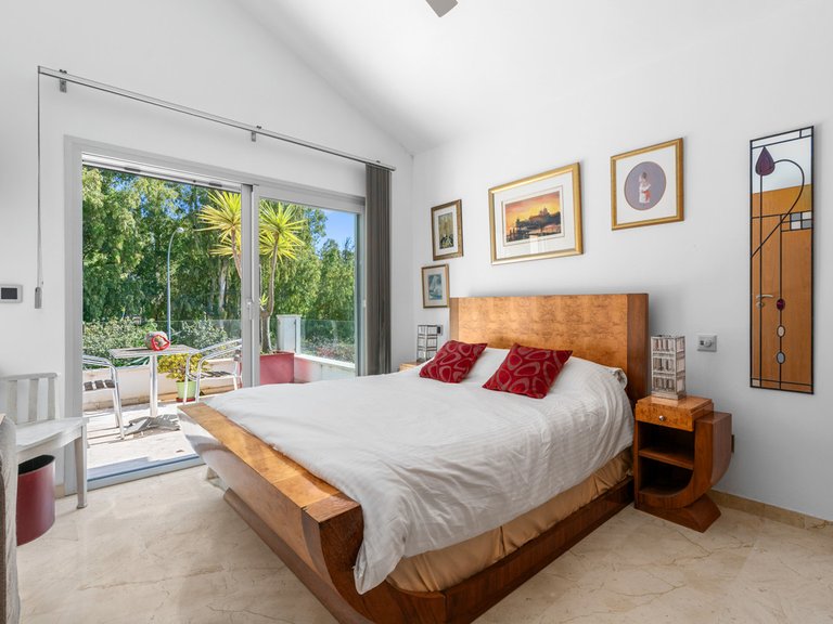 Villa for Sale in San Pedro De Alcántara, Malaga 11