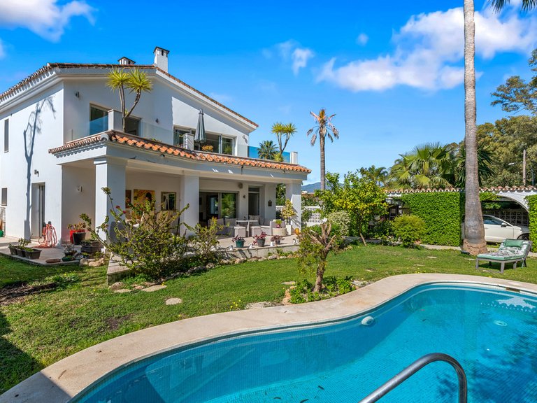 Villa for Sale in San Pedro De Alcántara, Malaga 43