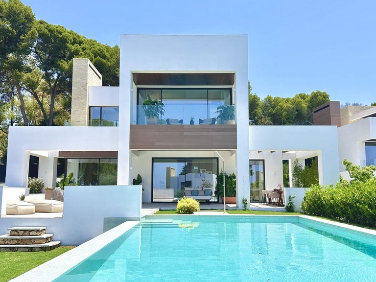 Villa for Sale in Marbella, Malaga 1