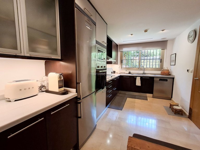 Villa for Sale in Nagüeles, Malaga 20
