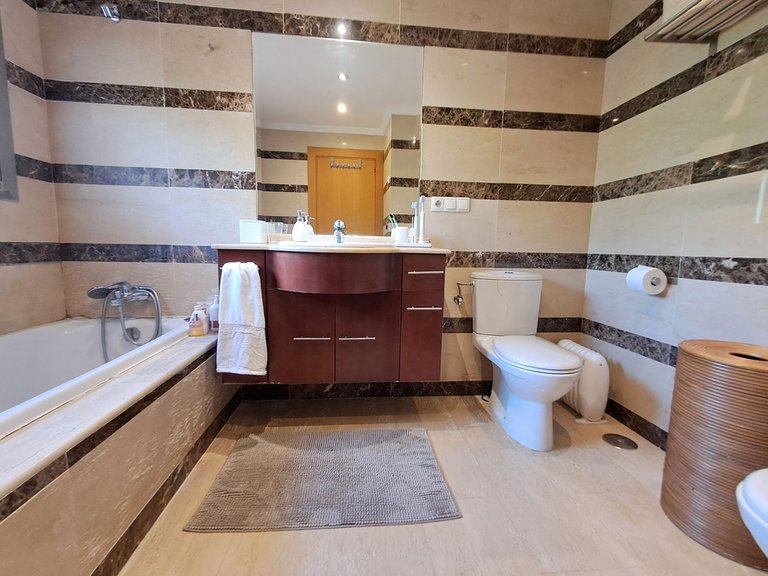 Villa for Sale in Nagüeles, Malaga 28