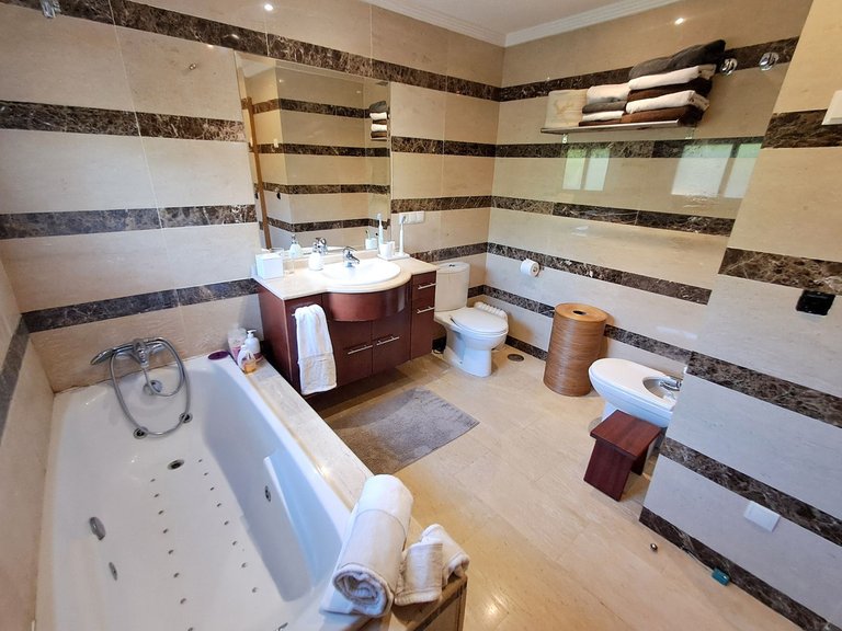 Villa for Sale in Nagüeles, Malaga 29