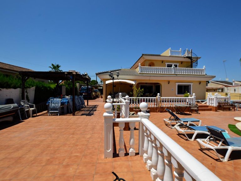 Villa for Sale in Los Balcones, Alicante 12