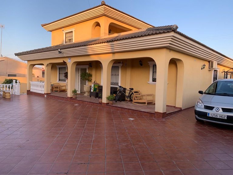 Villa for Sale in Los Balcones, Alicante 28