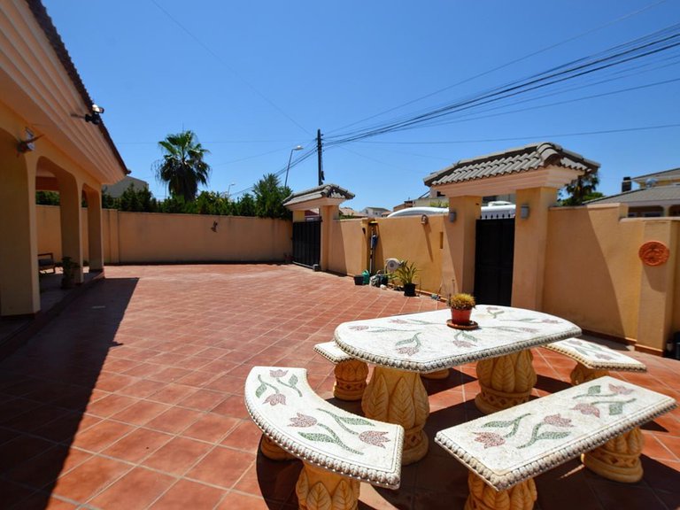 Villa for Sale in Los Balcones, Alicante 3