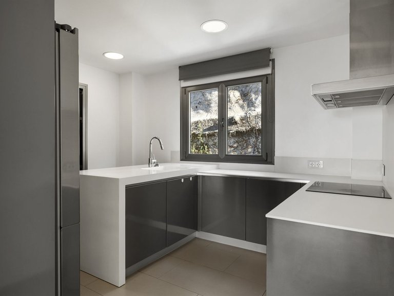 Apartment for Sale in Benahavís, Malaga 15